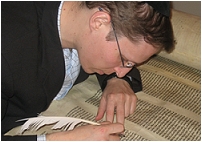 Yitzchak Winer - Torah Scrolls, Torah Projects, Restoration, Certified Sofer STaM